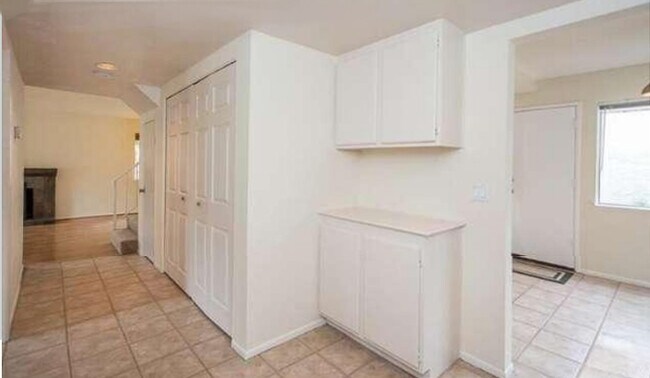 Building Photo - 6828 Poppyview Dr