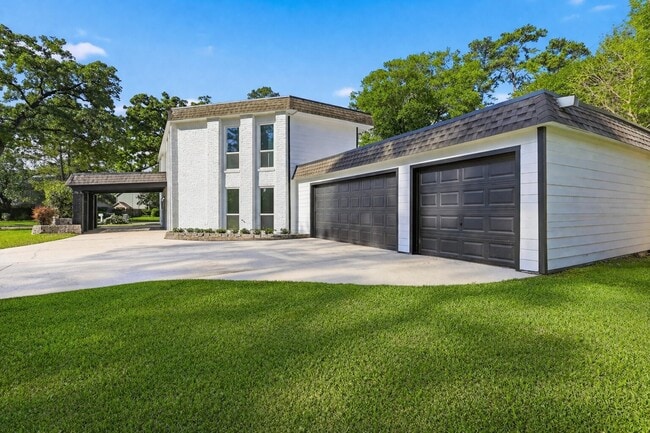 Building Photo - 8002 Lichen Ln