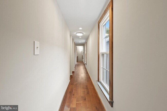 Building Photo - 3502 Buena Vista Ave