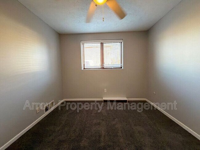 Building Photo - 3840 S 46th St