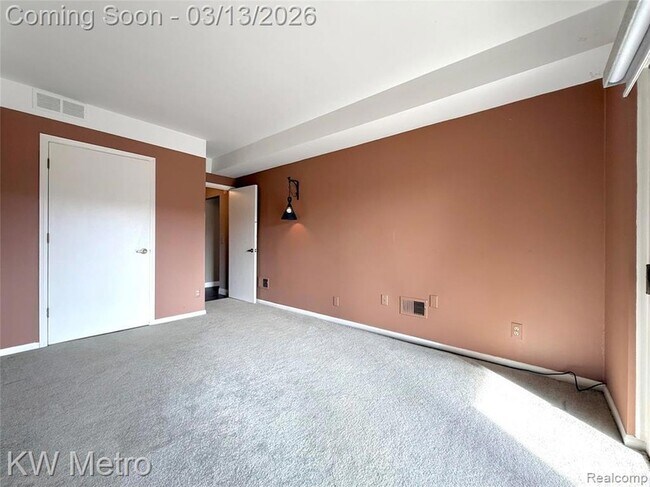 Building Photo - 875 GreenView Ct