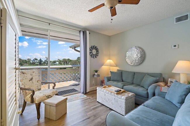 Building Photo - 353 S US Hwy 1