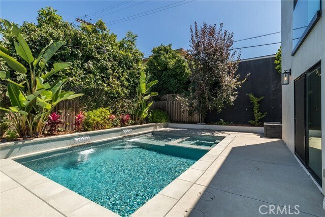 Building Photo - 1444 Stearns Dr