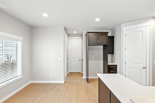Building Photo - Brand New Townhome in Pleasant Valley Vill...