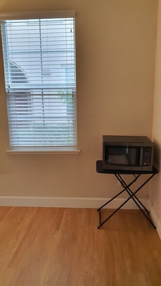 Building Photo - 1793 Hillebrant Plz