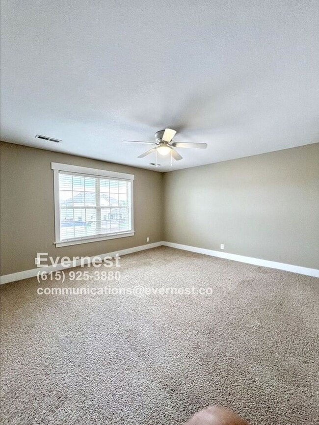 Building Photo - 5-Bedroom, 3-Bathroom Home with Modern Ame...