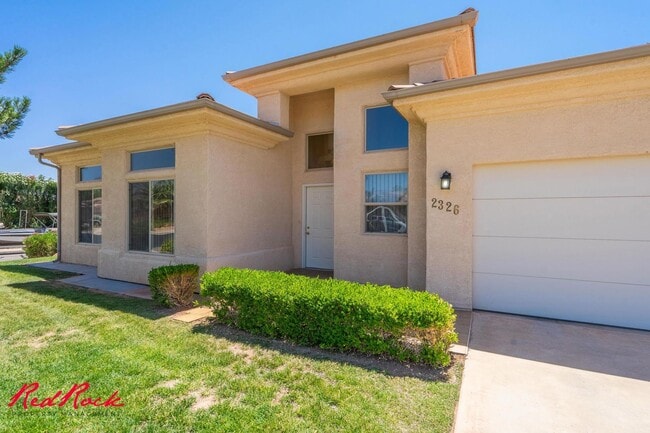 Building Photo - Comfortable 3-bedroom Home. Small Dog Frie...