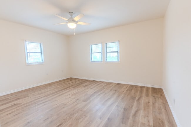 Building Photo - 1341 Peach St