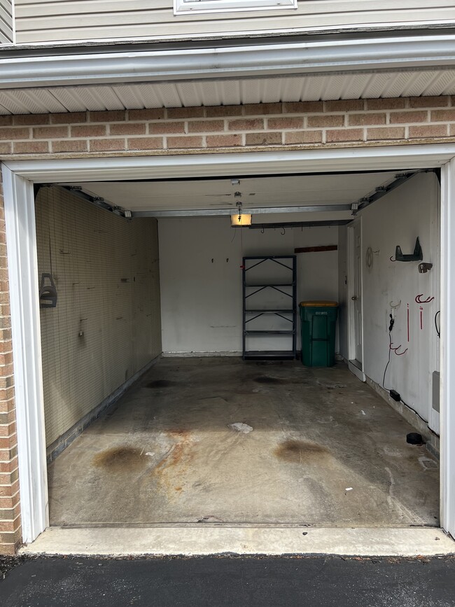 Building Photo - 1534 MacIntosh Way