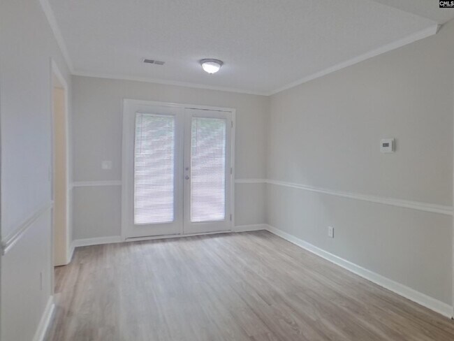 Building Photo - 208 Dutch Dr
