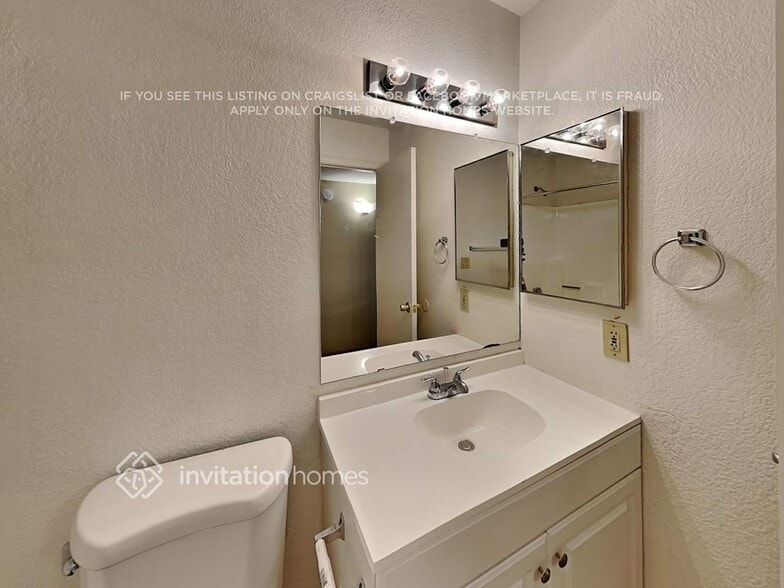 Building Photo - 5427 N 74th Ave