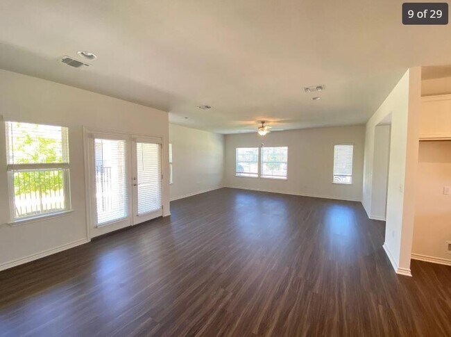 Building Photo - 9315 Looksee Ln