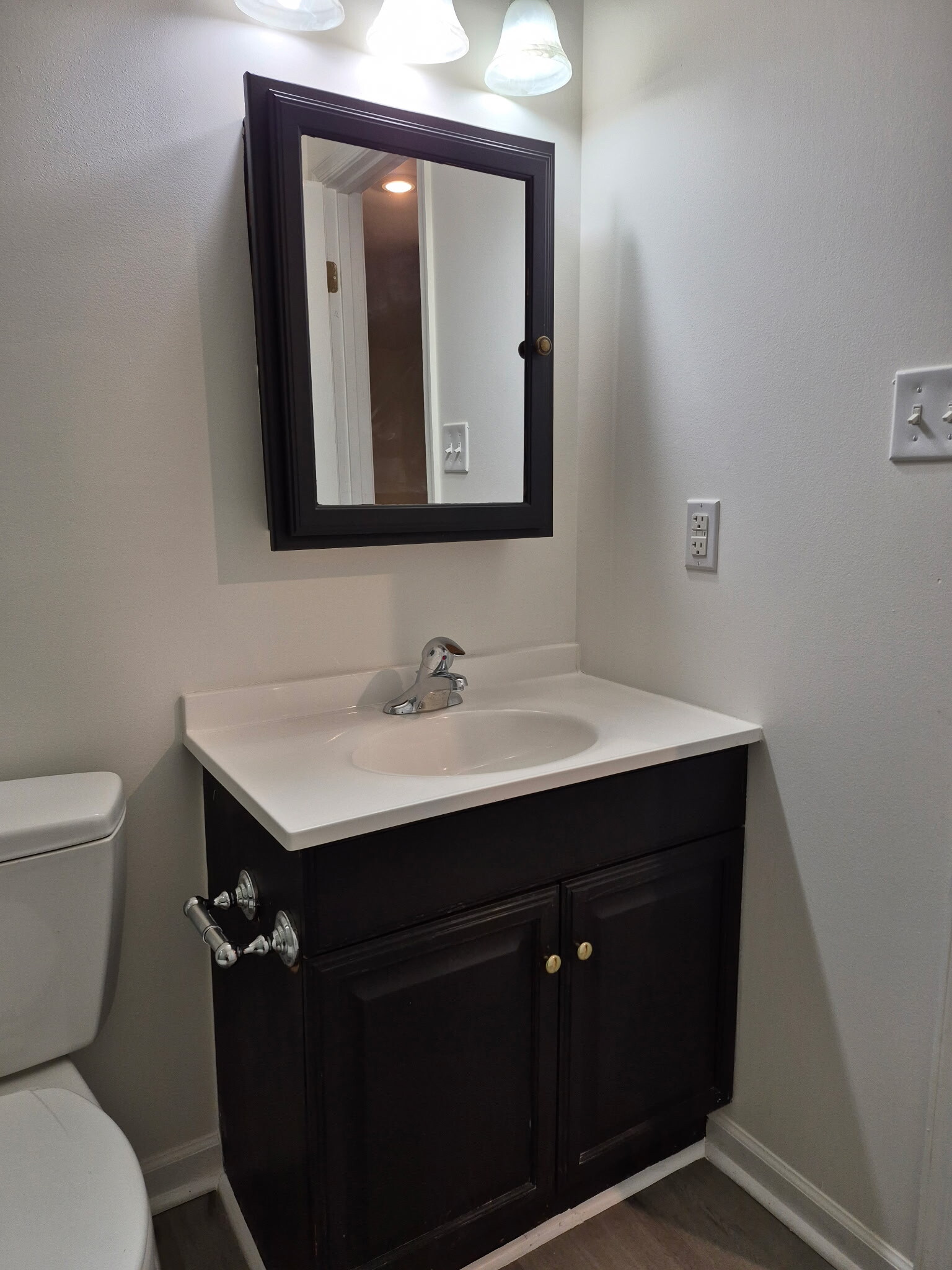 Building Photo - 4 Fieldstone Ct
