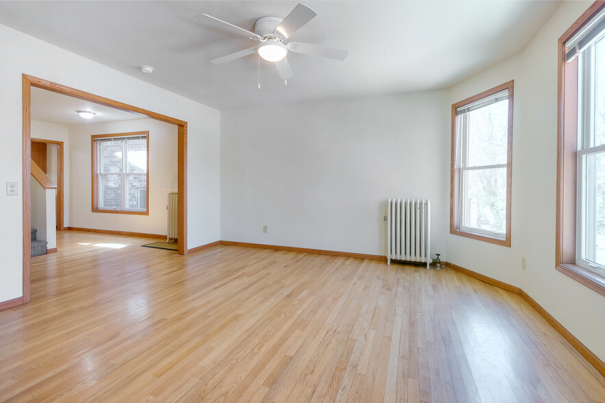 Building Photo - 419 W Doty St