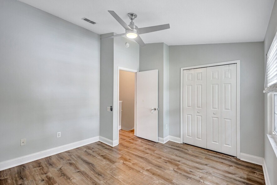 Building Photo - 12450 Berkeley Square Dr