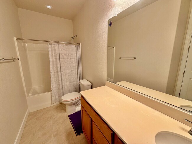 Building Photo - Vacaville 4 Bed | 3 Bath | Single-Story | 2,490 SF | Built in 2021