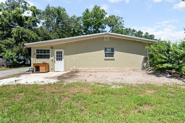 Building Photo - 7911 Lovegren Ln