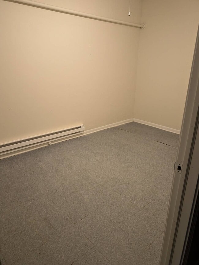 Building Photo - 70 E Main St