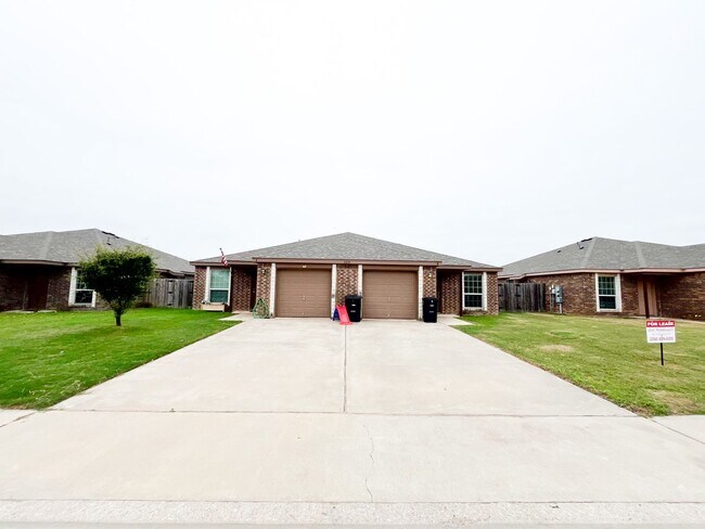Building Photo - 1515 Justin Lp