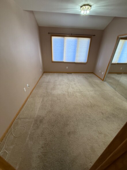 Building Photo - 1500 Raven Cir