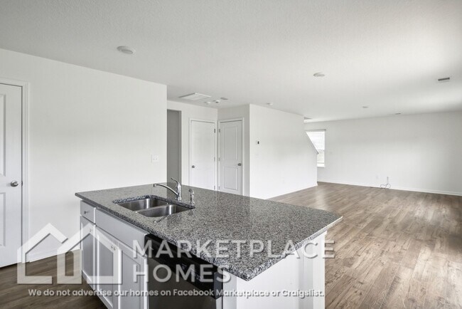 Building Photo - 1208 Cole Dr