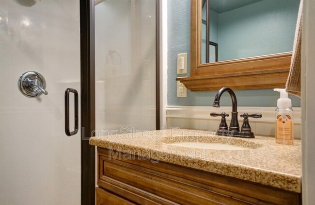 Building Photo - 3937 SW Neer Ave