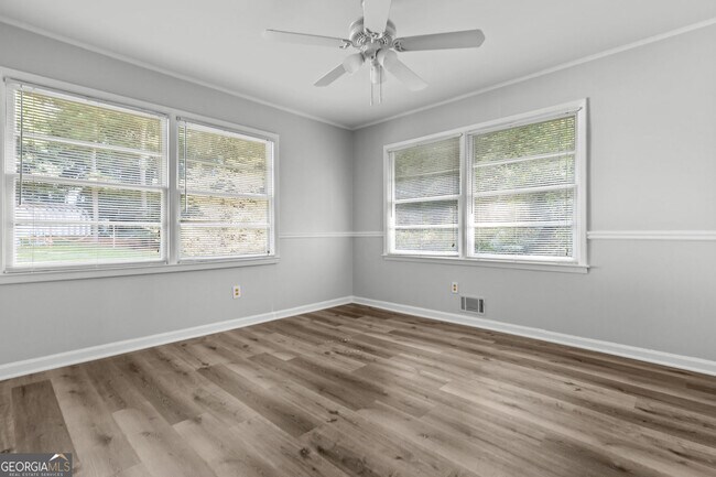 Building Photo - 1834 Dogwood Ct SW