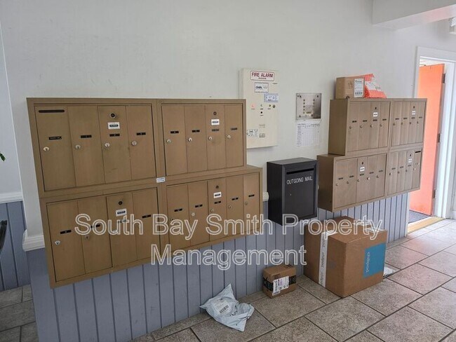 Building Photo - 8710 Delgany Ave