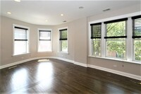 Building Photo - 2 bedroom in Chicago IL 60625