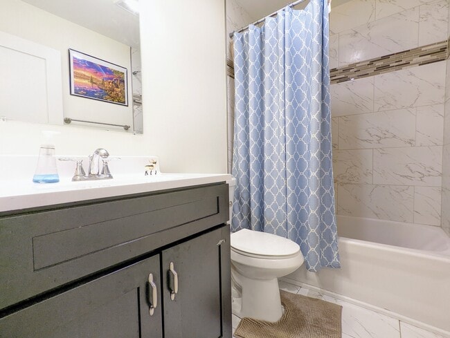 Building Photo - 2603 Chelsey St