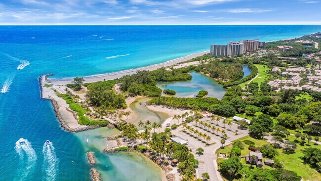 Building Photo - 9 W Riverside Dr