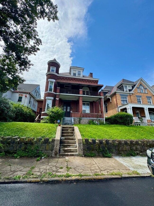 Building Photo - 3541 California Ave