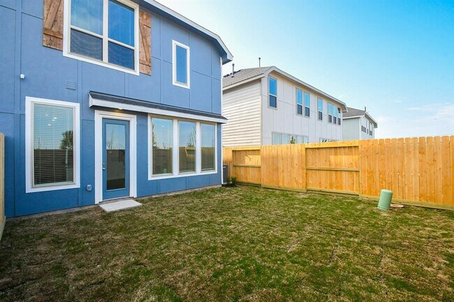 Building Photo - 5459 Holly Hvn Ct