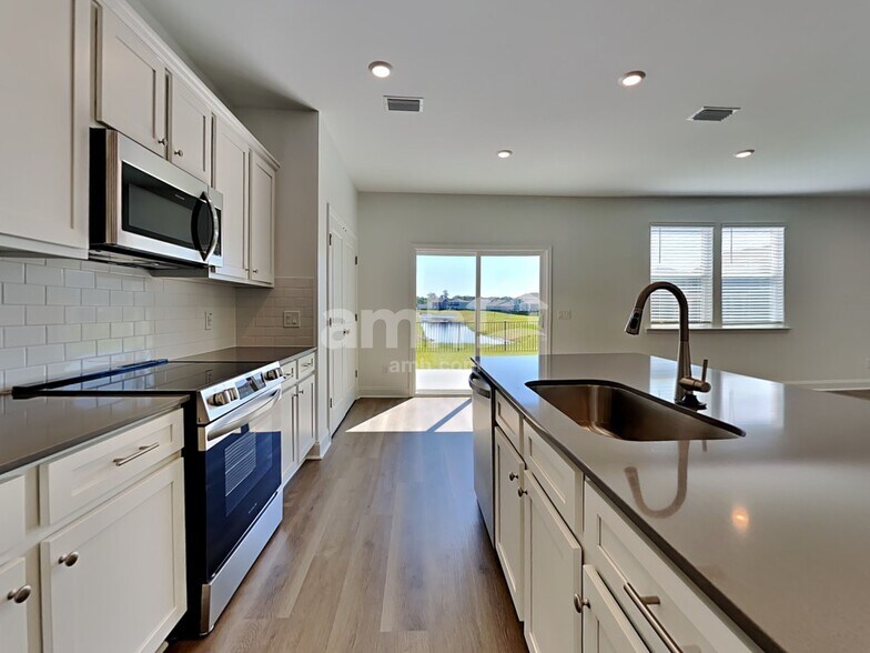 Building Photo - 568 Plumeria Ln