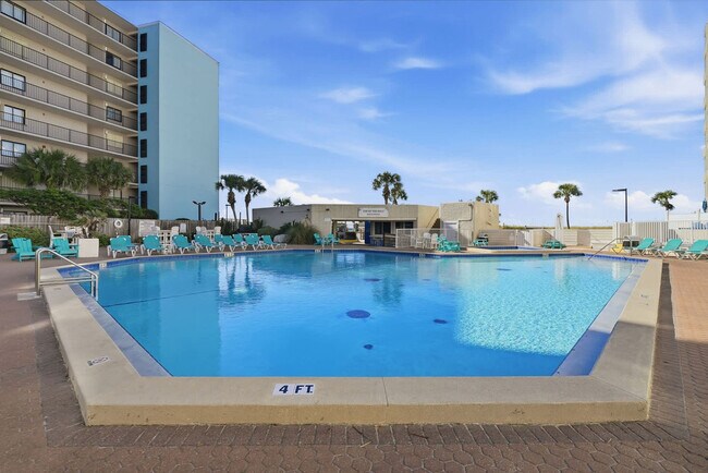 Building Photo - 8817 S Thomas Dr