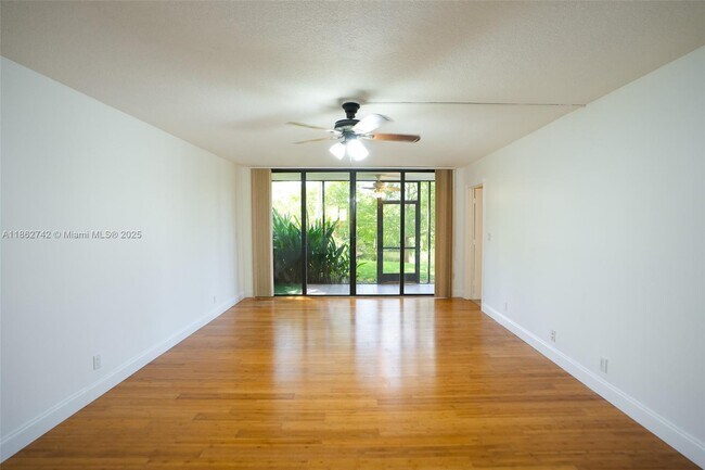 Building Photo - 2941 SW 87th Ave