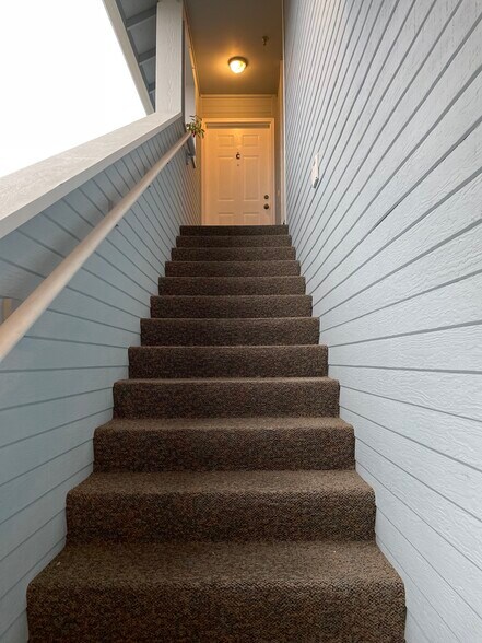 Stairs - 340 Meadow Ave N