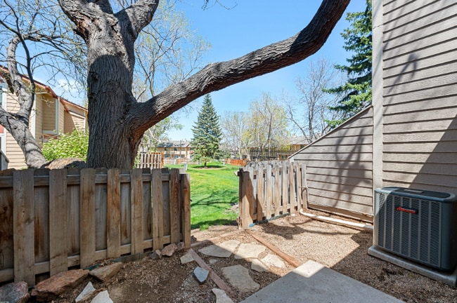 Building Photo - 11590 Community Center Dr