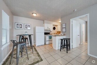 Building Photo - South Side 1 Bedroom - Move in Special!