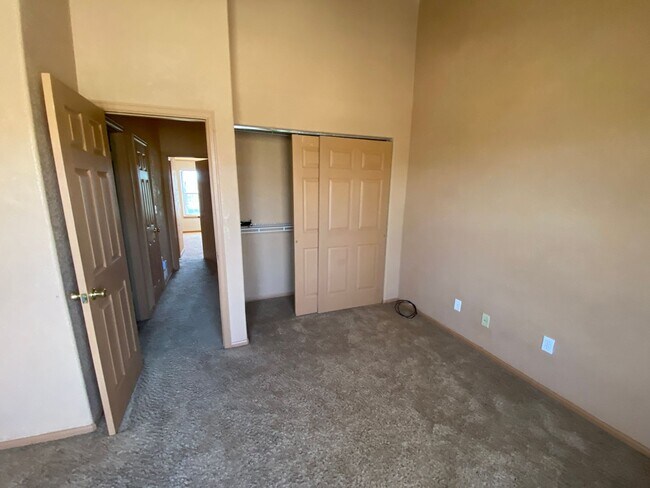 Building Photo - 9606 W Chatfield Ave