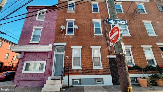 Primary Photo - 1249 Shackamaxon St