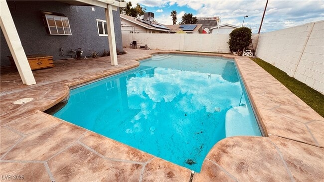 Building Photo - 201 Redstone St