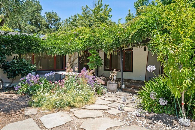 Building Photo - Renovated Linfield Oaks Retreat with Private Garden and Guest Studio