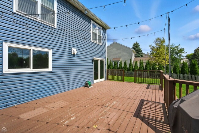 Building Photo - 10167 Bennington Dr
