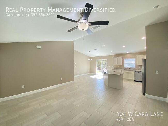 Building Photo - 404 W Cara Ln