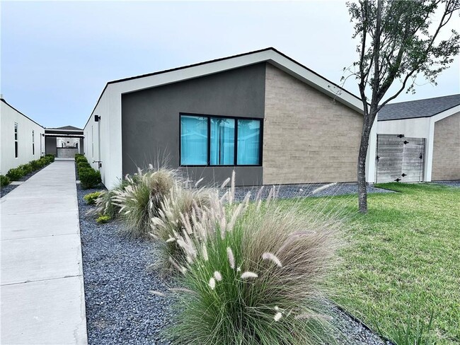 Primary Photo - 1308 E Iris Ave
