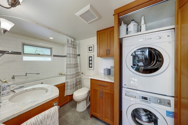 Building Photo - 3110 Portage Bay Pl E