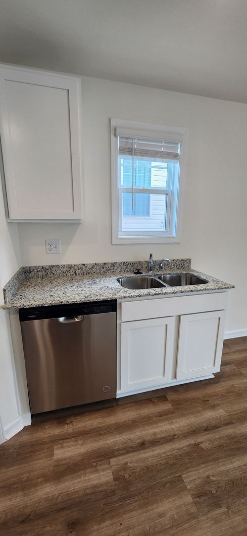 Building Photo - 3BR, 2.5 BA in Hazelwood Subdivision