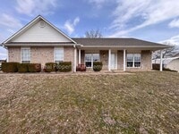 Building Photo - 1662 E Gate Cir