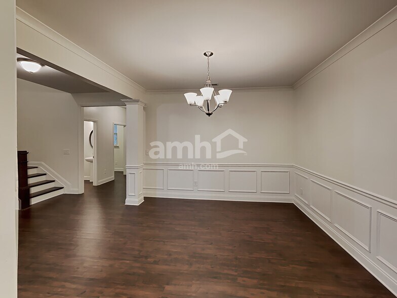 Building Photo - 1712 Weatherbrook Cir